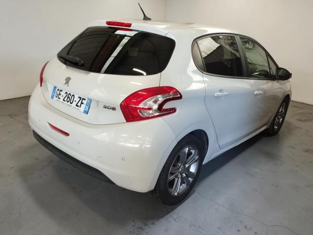 Peugeot 208 image 6
