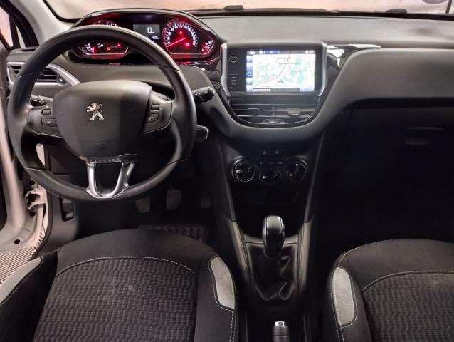 Peugeot 208 image 3