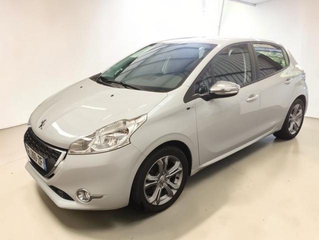 Peugeot 208 image 1