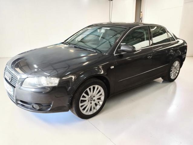 Audi A4 image 2