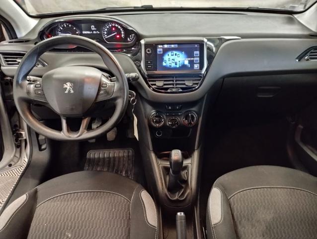 Peugeot 208 image 6