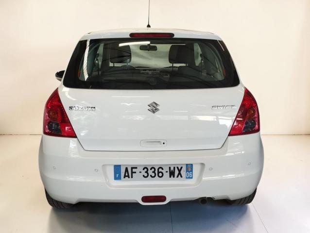 Suzuki Swift image 5