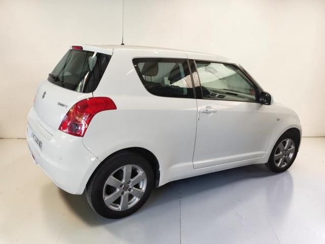 Suzuki Swift image 2