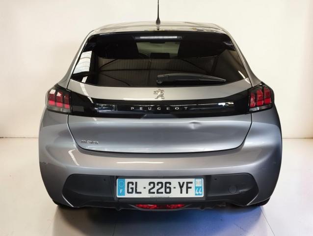 Peugeot 208 image 6