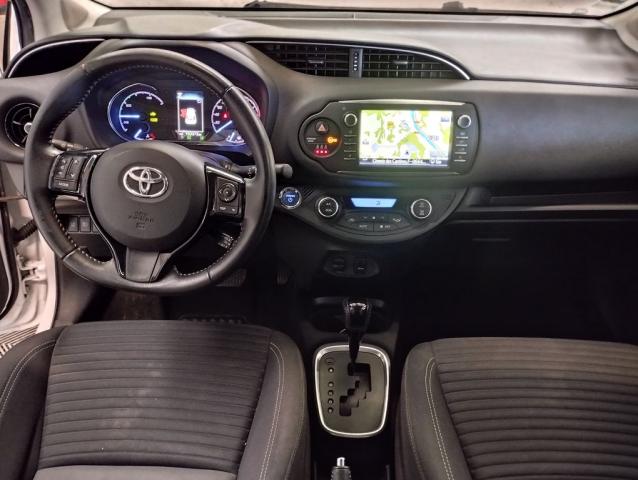 Toyota Yaris image 2