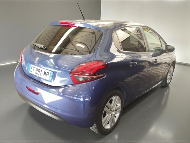 Peugeot 208 image 5
