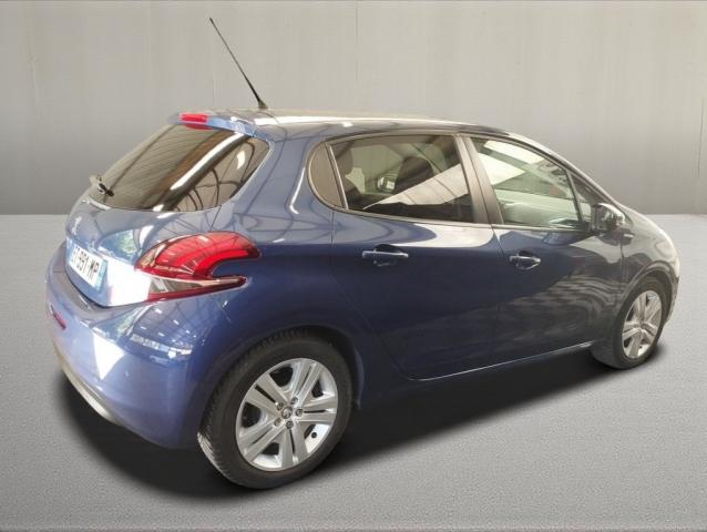 Peugeot 208 image 2