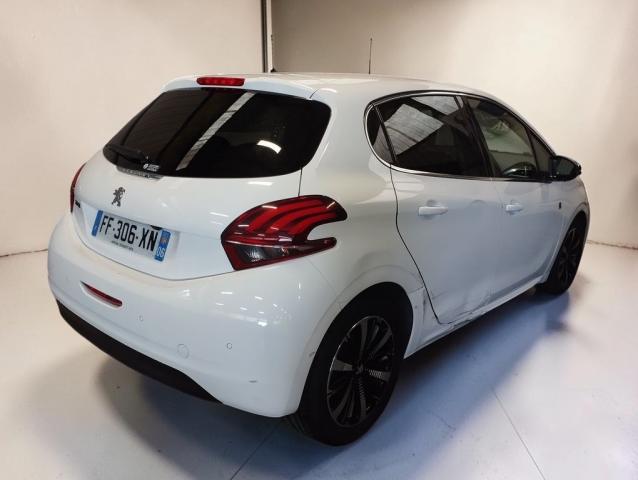 Peugeot 208 image 6