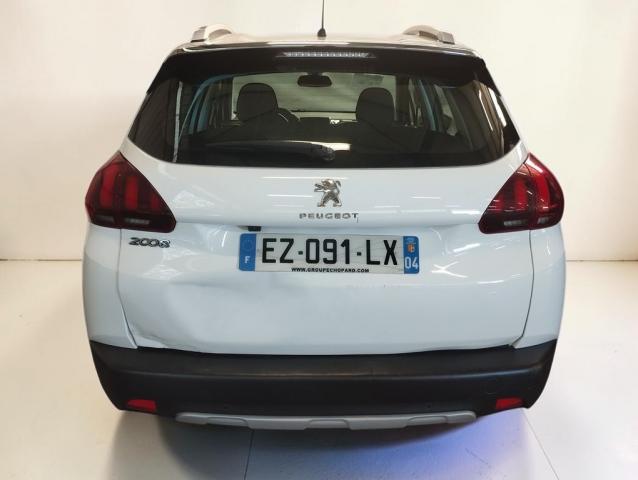 Peugeot 2008 image 3