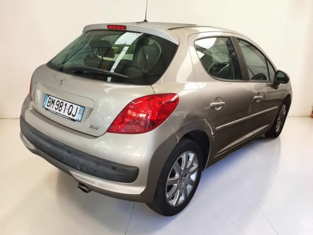 Peugeot 207 image 4