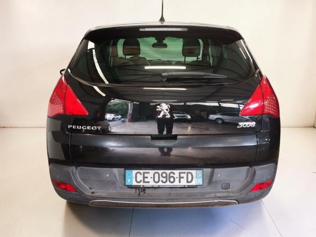Peugeot 3008 Hybrid4 image 3