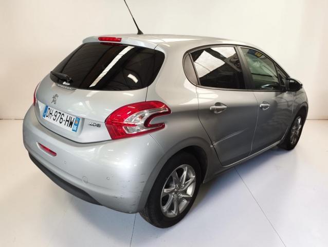 Peugeot 208 image 3