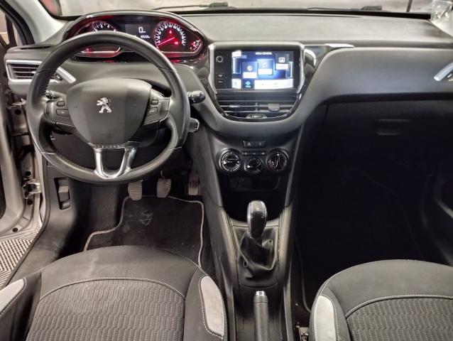 Peugeot 208 image 1