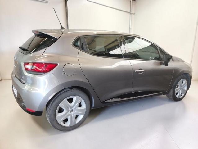Renault Clio image 2