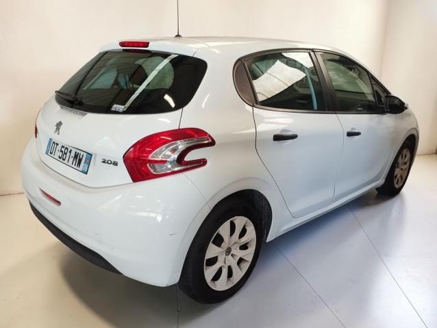 Peugeot 208 image 1