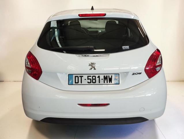 Peugeot 208 image 6