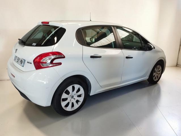 Peugeot 208 image 3