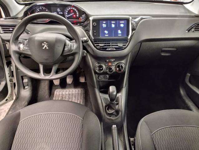 Peugeot 208 image 6