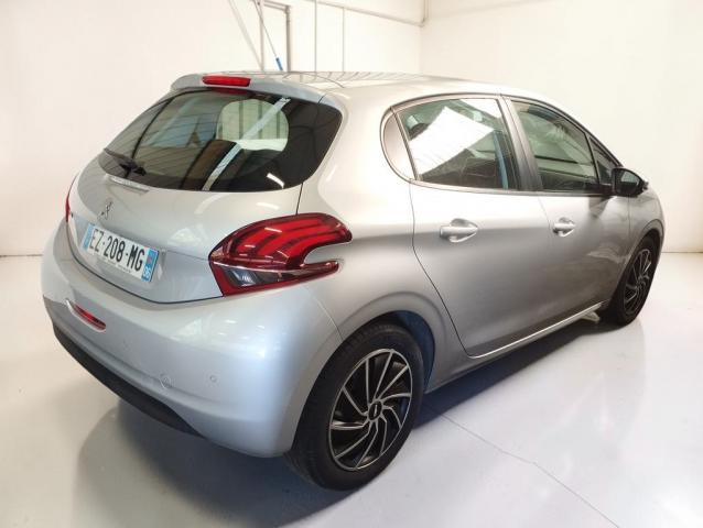 Peugeot 208 image 5