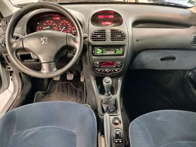 Peugeot 206 image 4