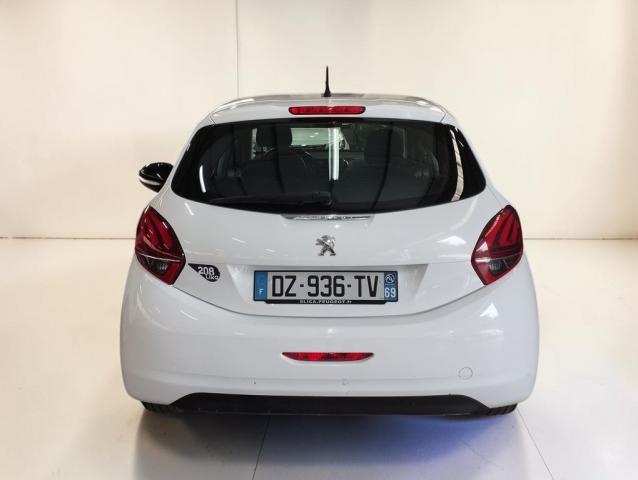 Peugeot 208 image 6