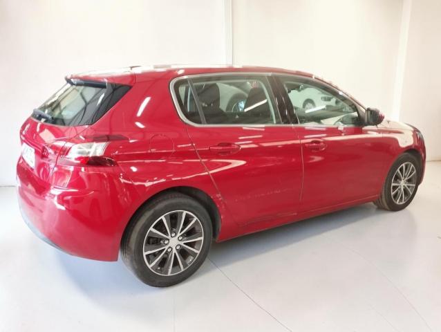 Peugeot 308 image 1