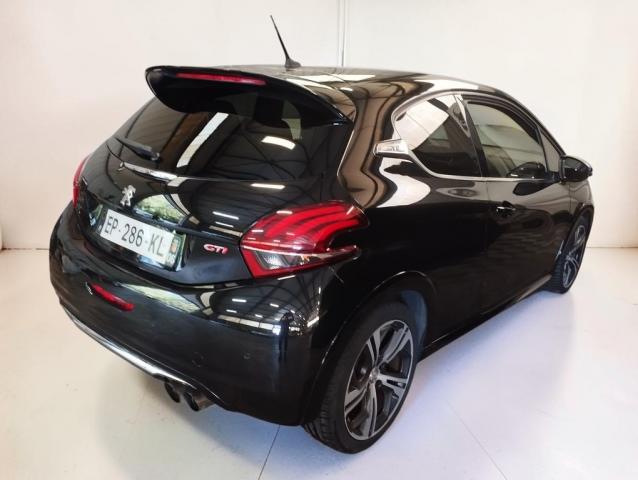 Peugeot 208 image 3