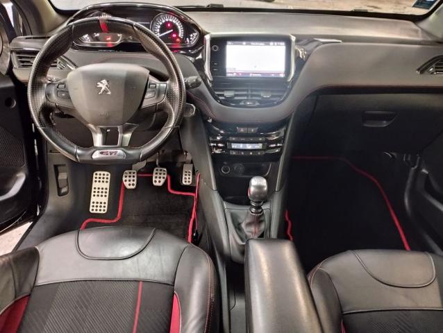 Peugeot 208 image 1