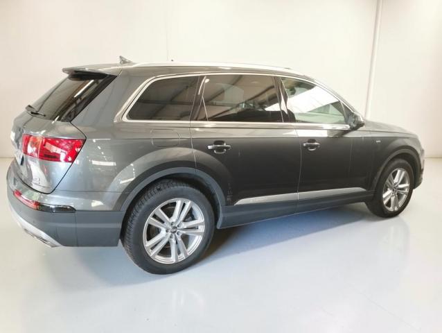 Audi Q7 image 1