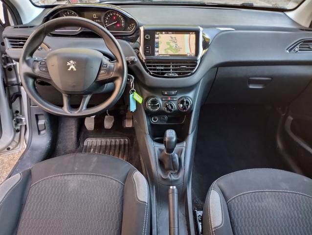 Peugeot 208 image 4