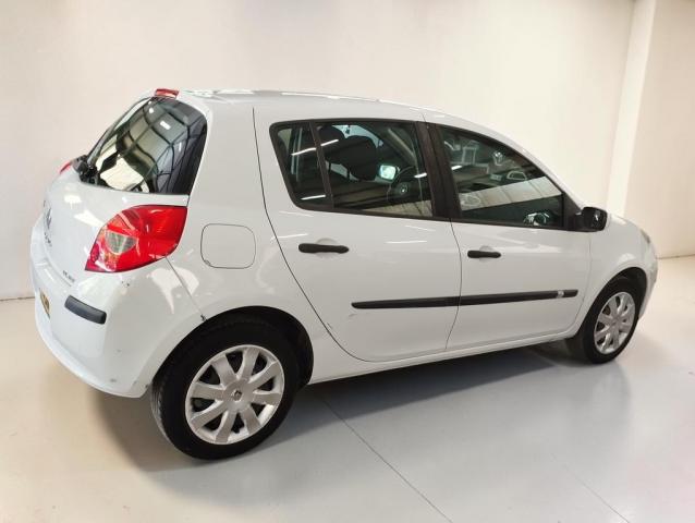 Renault Clio image 1