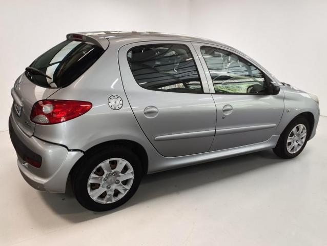Peugeot 206+ image 6