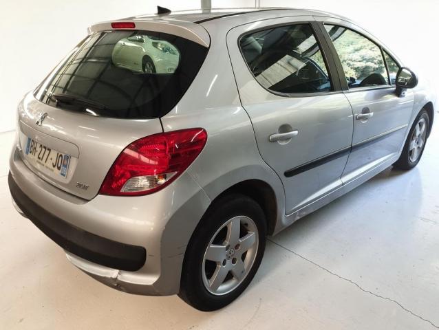 Peugeot 207 image 2