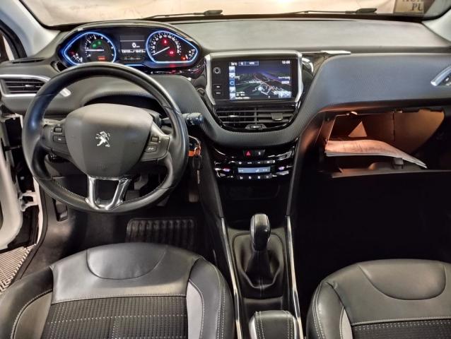 Peugeot 2008 image 2