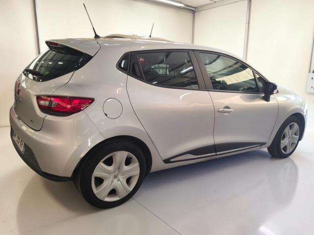Renault Clio image 2