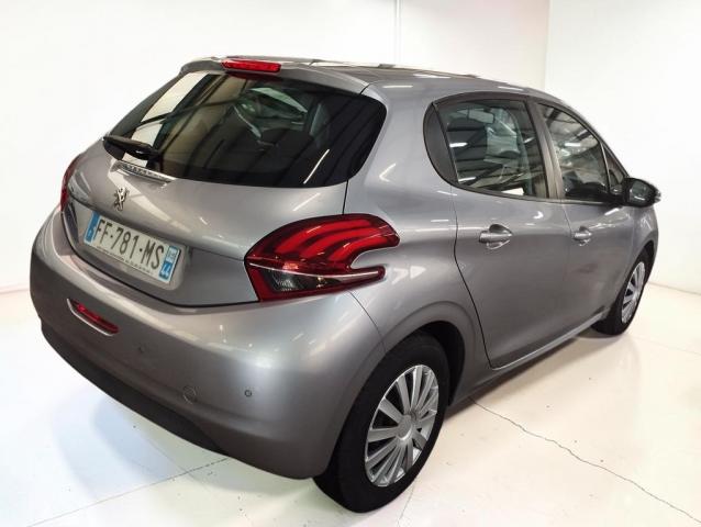 Peugeot 208 image 5