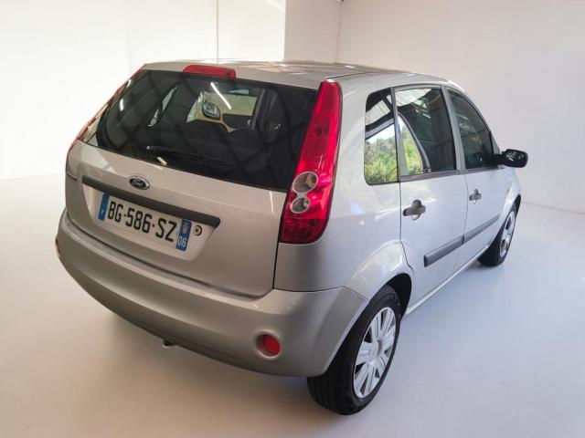Ford Fiesta image 5