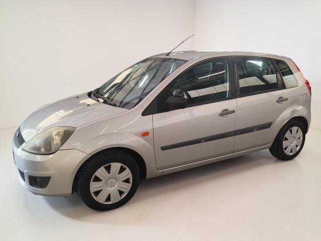 Ford Fiesta image 2