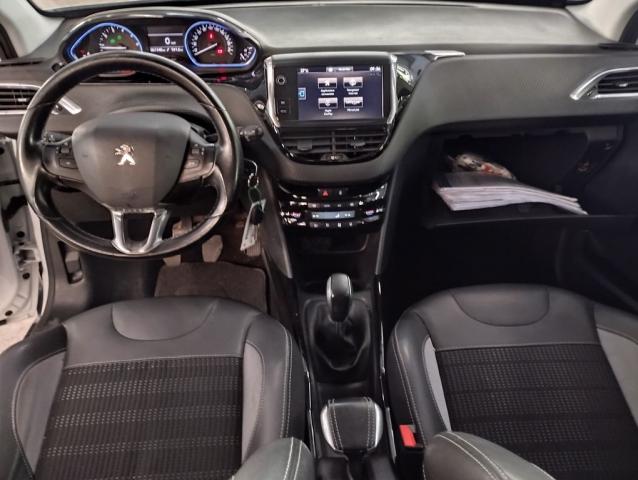 Peugeot 2008 image 3