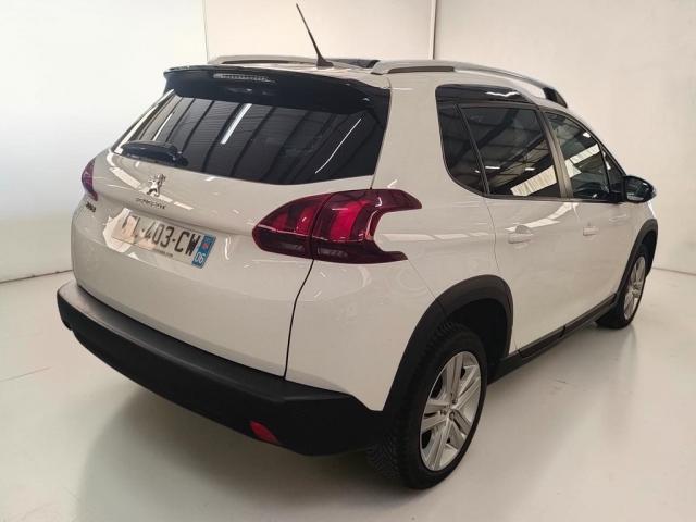 Peugeot 2008 image 2