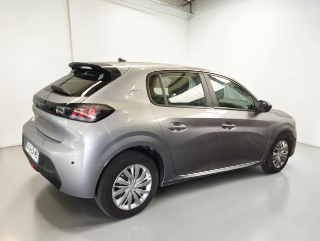 Peugeot 208 image 2