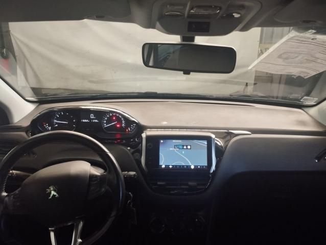 Peugeot 208 image 3