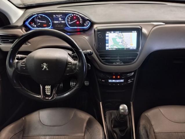 Peugeot 2008 image 2