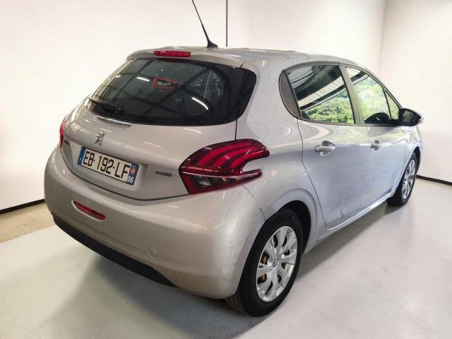 Peugeot 208 image 5