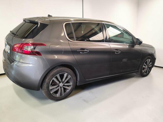 Peugeot 308 image 1