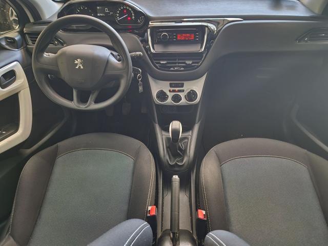Peugeot 208 image 1