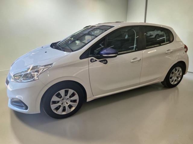 Peugeot 208 image 2