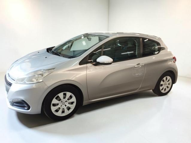Peugeot 208 image 2