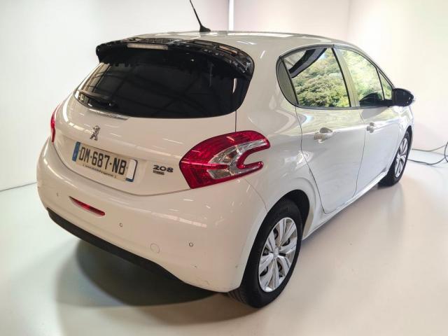 Peugeot 208 image 1