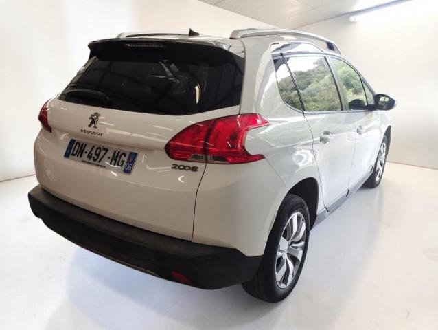 Peugeot 2008 image 2